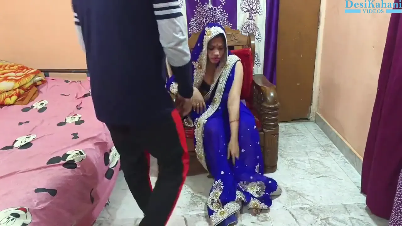 Chudai video of smooth bhabhi in blue saree