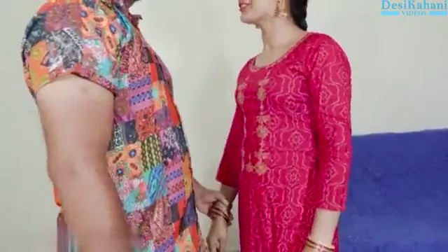 Devar stopped Bhabhi while going to the market and fucked her.