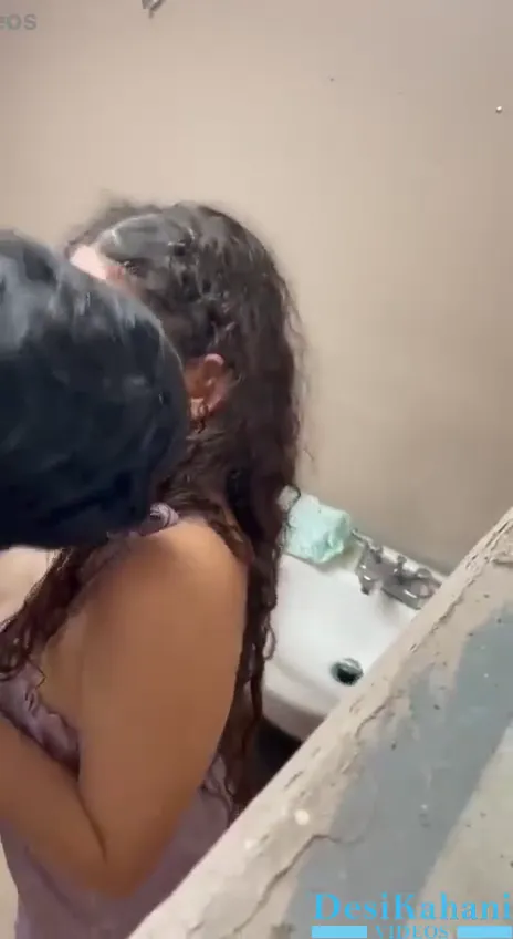 Girlfriend-Boyfriend ke wild sex ki Desi XXX MMS Video Clip