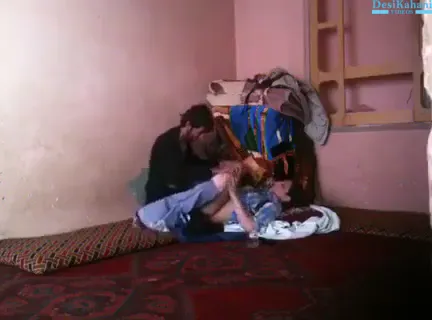 Homemade Sex MMS Video of Kashmiri lovers