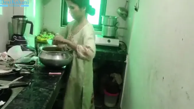 Watch Hot Kamwali's Blowjob Video Is Working In The Kitchen
