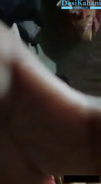 Indian sex video of husband and wife masturbating on the bed