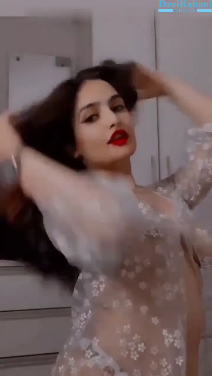 Watch Juicy Boobs Dikhati Sexy Model Ki Indian Nude Girl Video