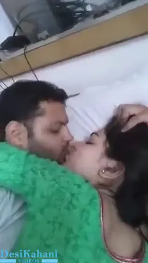 Thumbnail for Muh chhupati hot Punjabi Girlfriend ka Desi Sex MMS