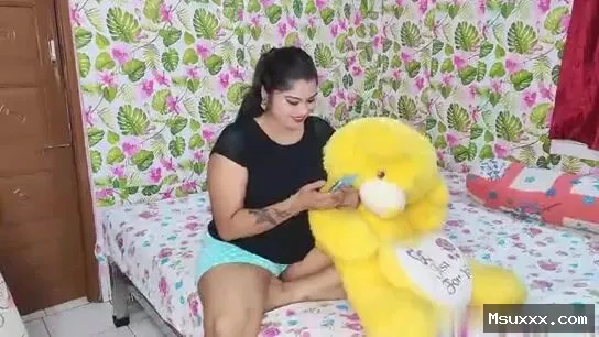Full body girl called her boyfriend and enjoyed sex