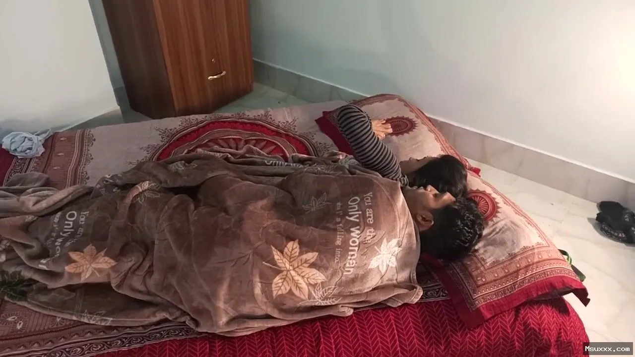 Threesome karti sexy rand with boyfriend and his friend