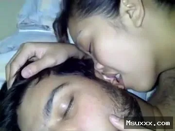 Desi launde ne banaya nepalan randi ke sath Sex MMS