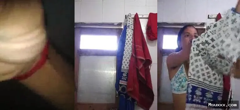 Desi woman's bathroom nude MMS Clip